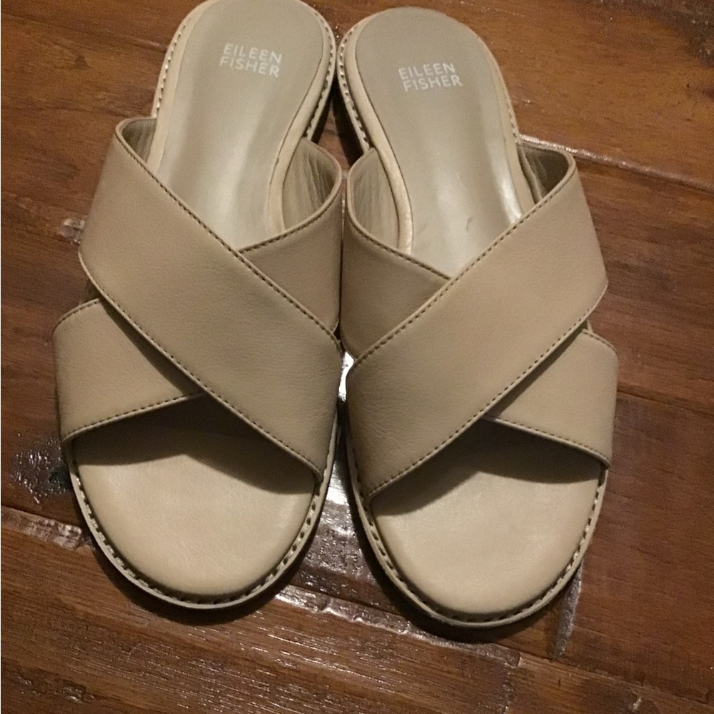 Eileen Fisher Cape Crossover Leather Sandal Size 8